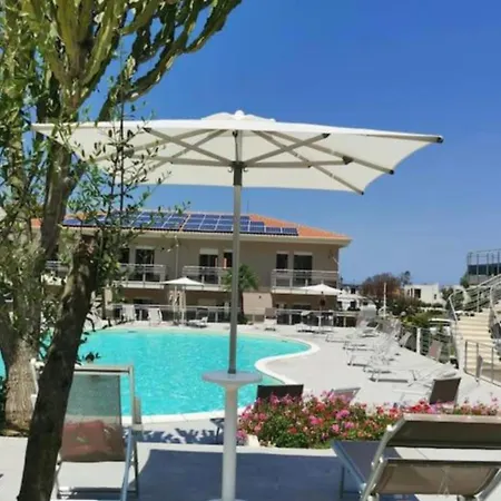 Vadel Marina Zambrone